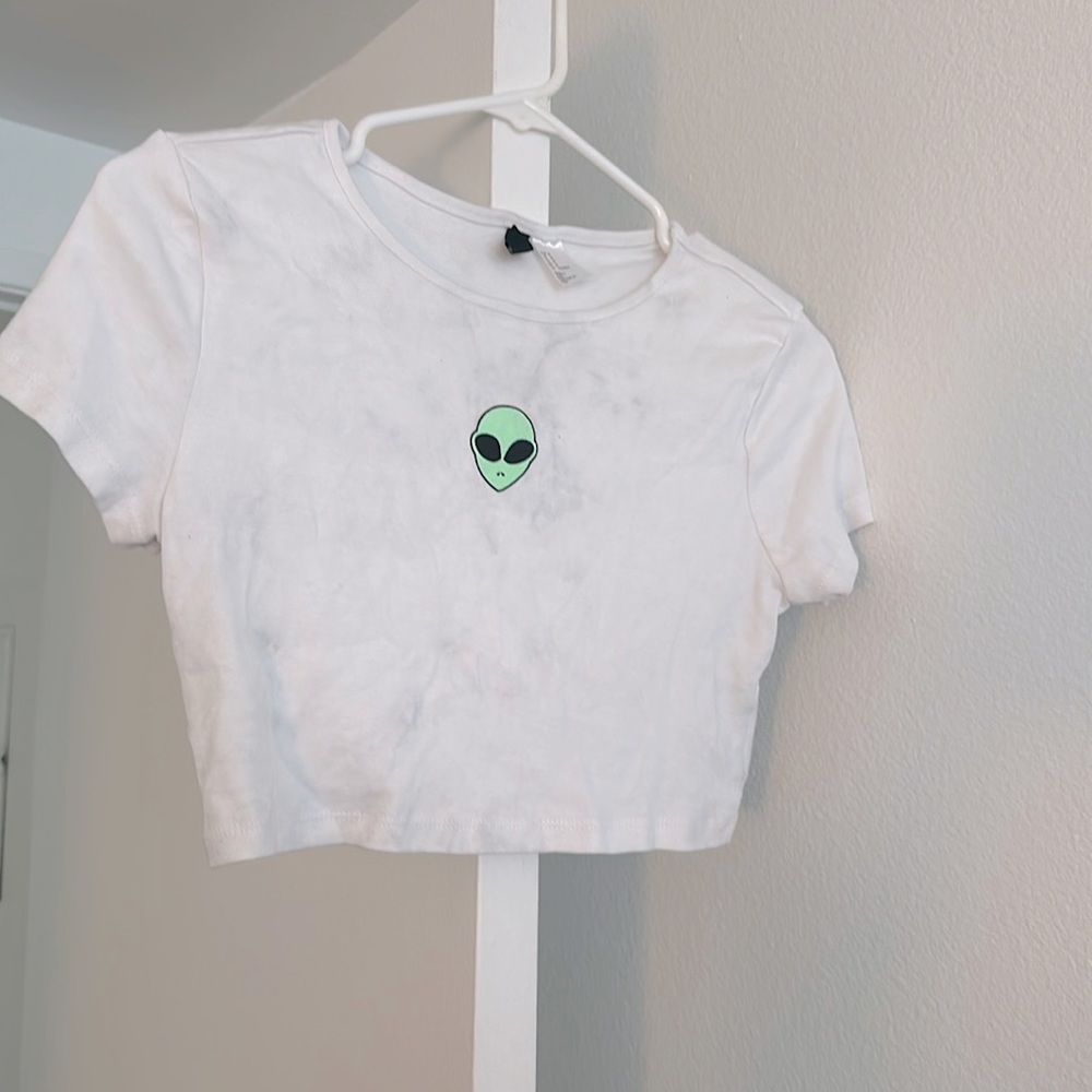 Size medium Y2K Alien crop top